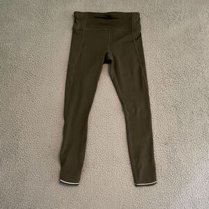 Athleta Womens Size XSmall XS Chaturanga Capri Crop Leggings Pants  921625 Gray